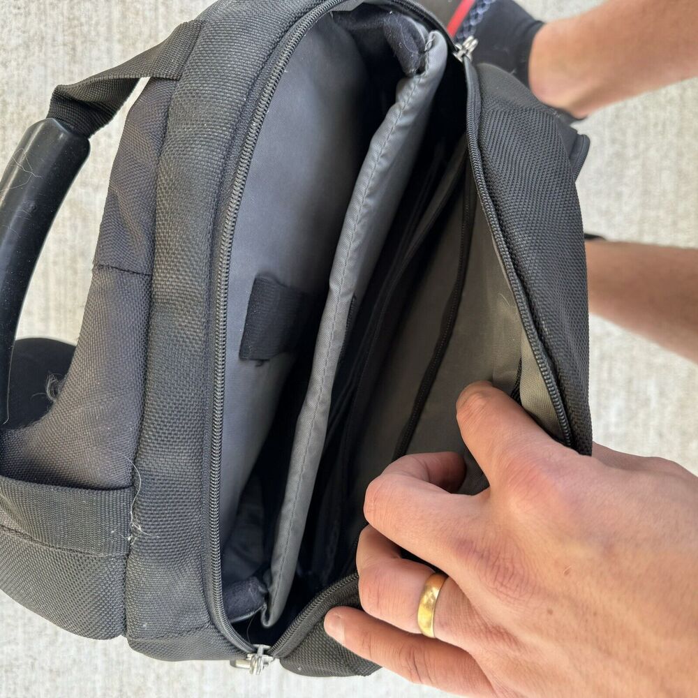 Black Dell Computer Laptop Backpack Padded 14.5x16.5 Read Description View 4